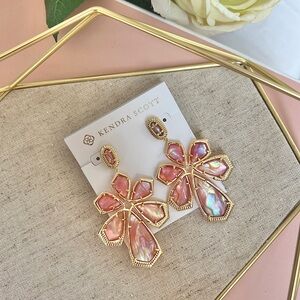 NWT Kendra Scott Layne Gold Statement Earrings in Light Pink Abalone